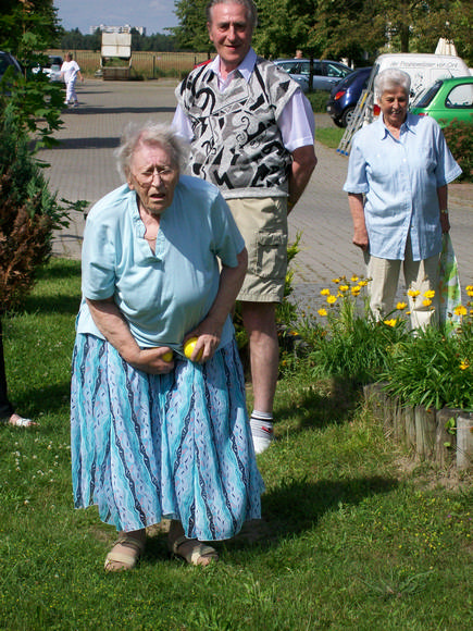 Beim Boccia spielen in Seniorenresidenz Großziethen